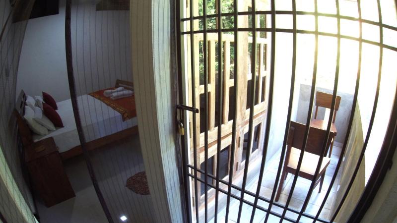 Bee Line Holiday Apartment - image 24