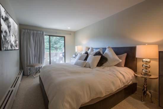 Condo Near Vail Village & Gondola with Free Parking & WiFi - image 13