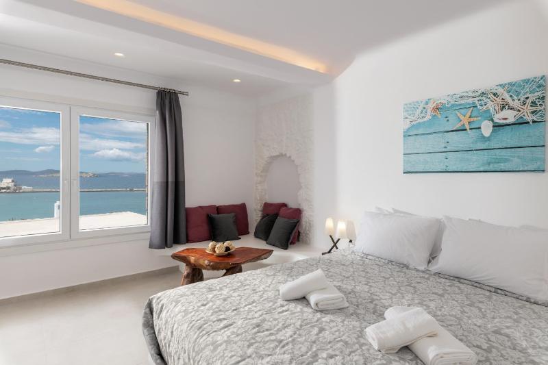 Suite with Sea View image 3
