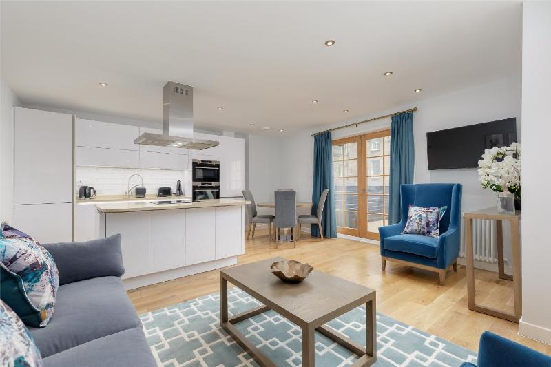Apartment with Balcony image 3