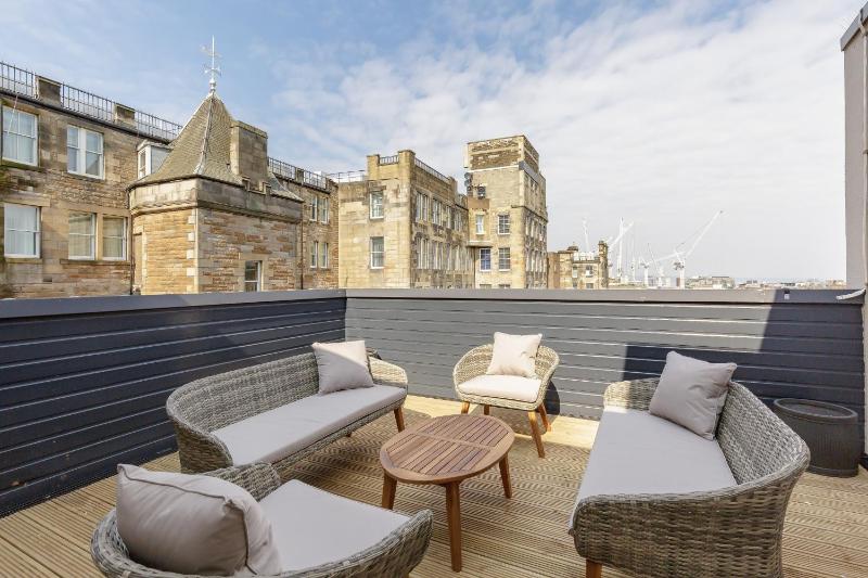 Apartment with Balcony image 3