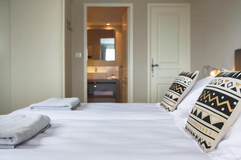 Twin Room with Terrace image 2