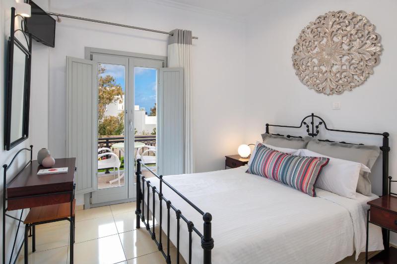 Double Room image 3