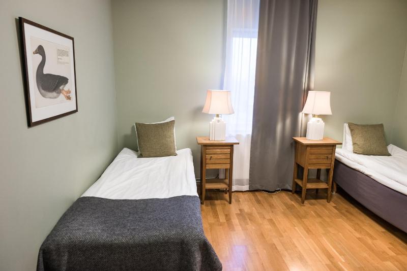 Twin Room image 3