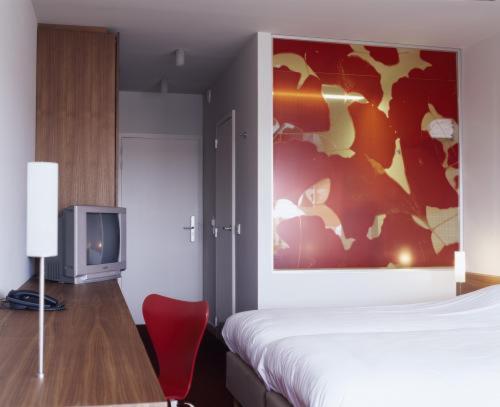 Twin Room image 3