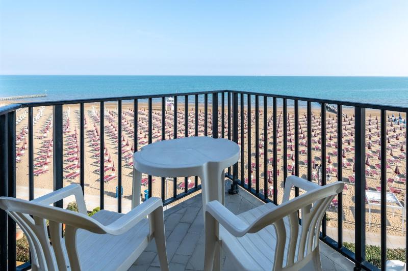 Hotel Mondial - image 38