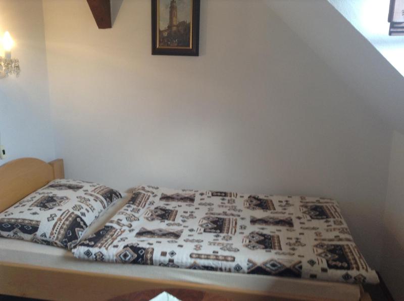 Twin Room image 2