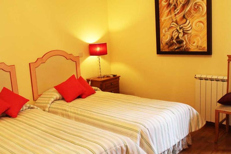 Double Room image 2