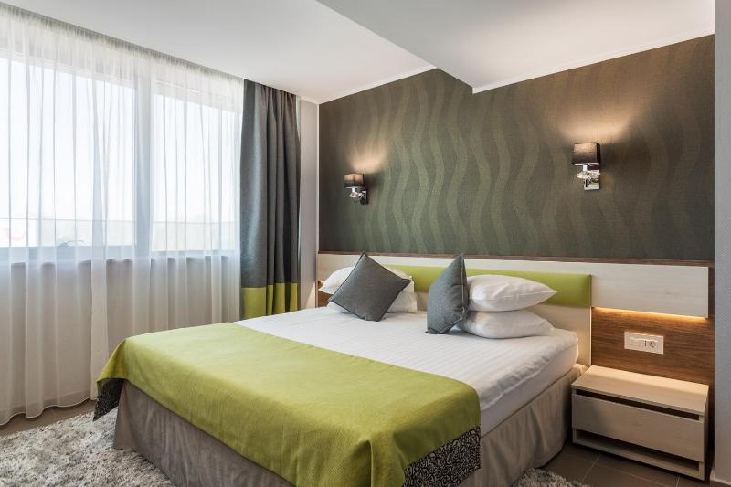 Economy Double or Twin Room without Balcony image 4