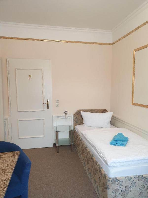 Single Room with Private Bathroom image 3