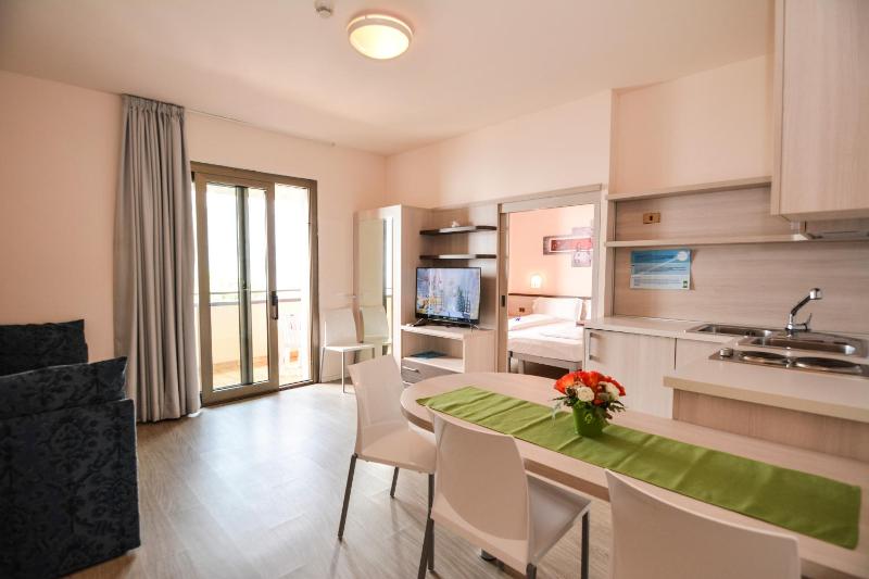Standard Apartment with Lake View image 4