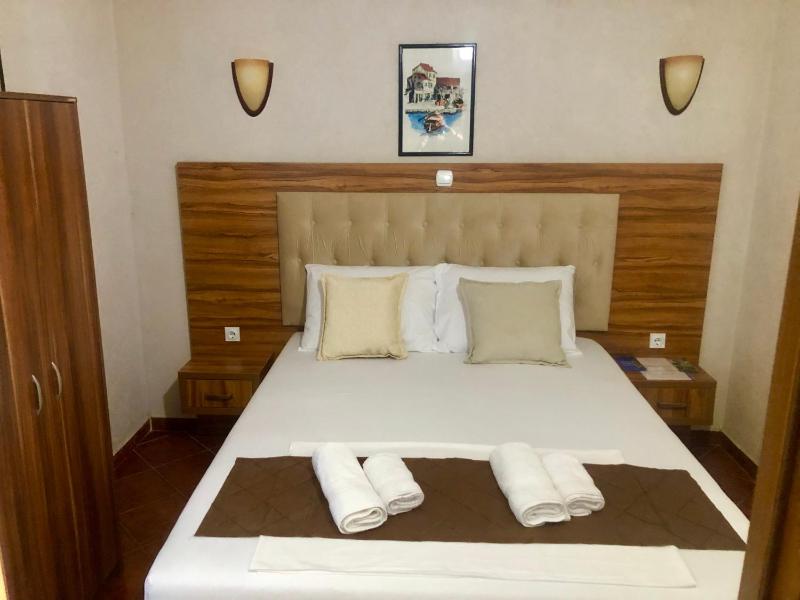 Comfort Two-Bedroom Apartment with Balcony image 3