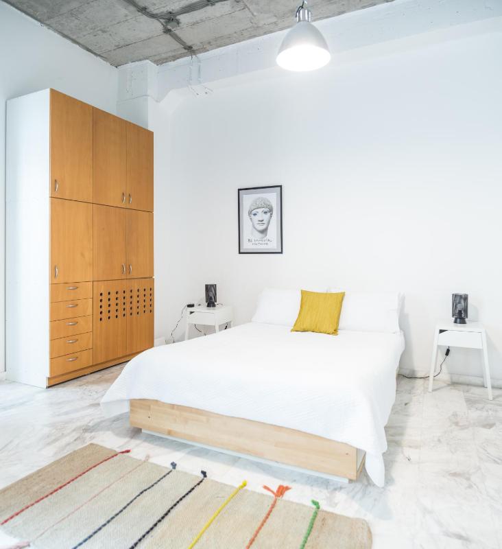 Standard Studio - B image 3