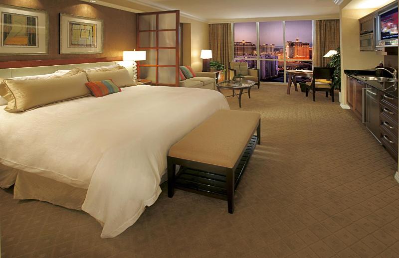 Signature Deluxe Suite image 3