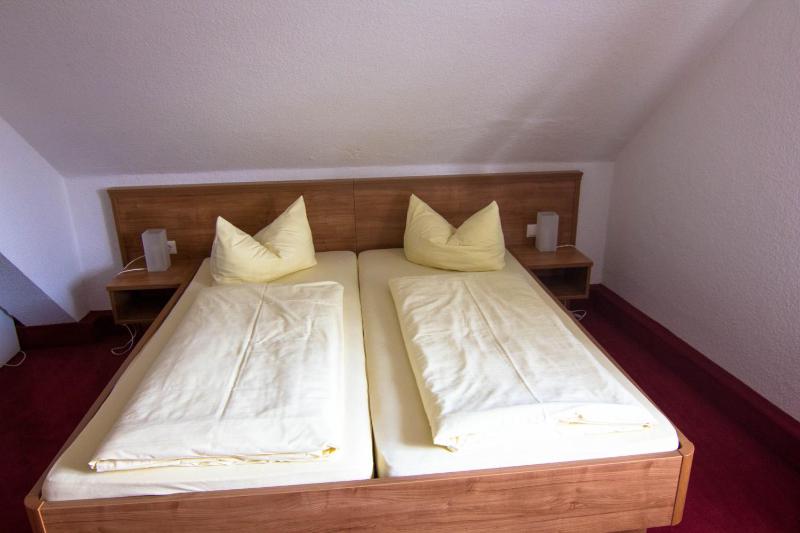 Double Room image 4