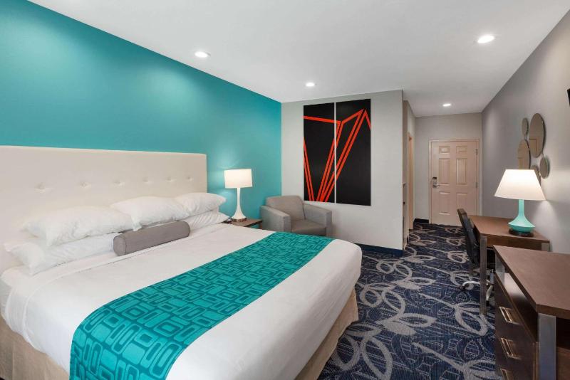 King Room - Non-Smoking image 2