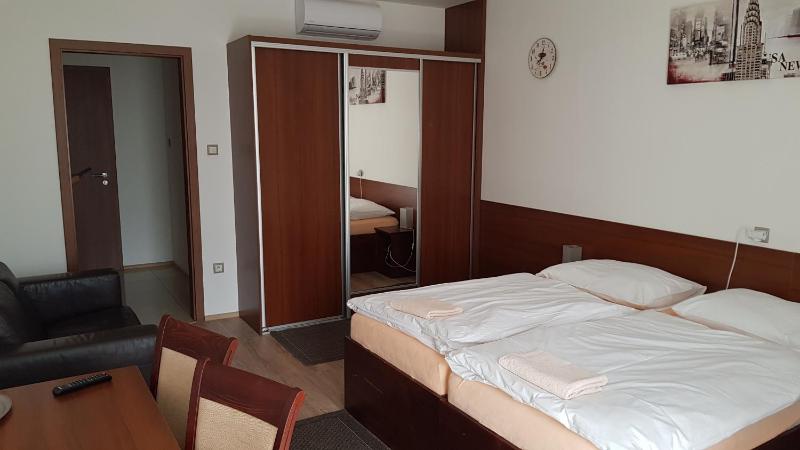 Superior Double Room image 4