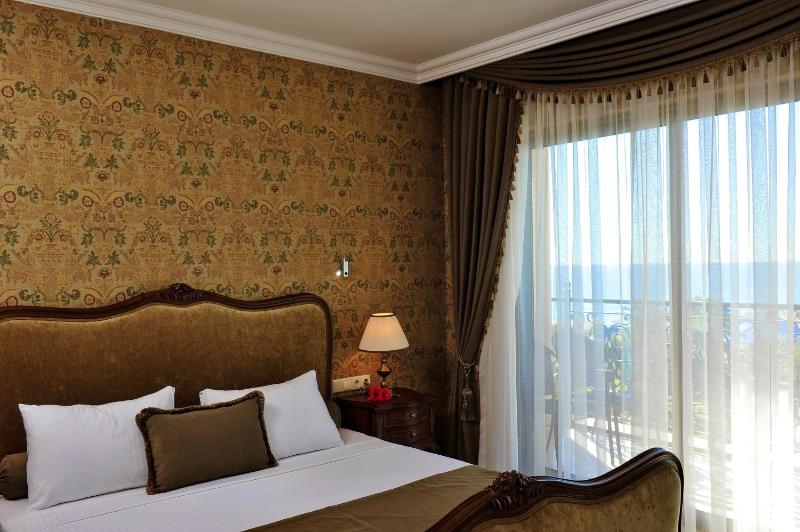 Grand Suite image 3