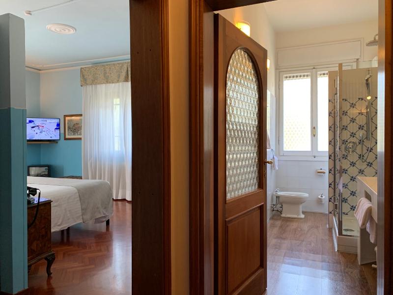 Comfort Double Room image 3