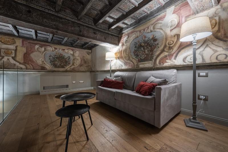 Deluxe Double or Twin Room image 3