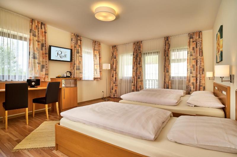 Classic Triple Room image 1