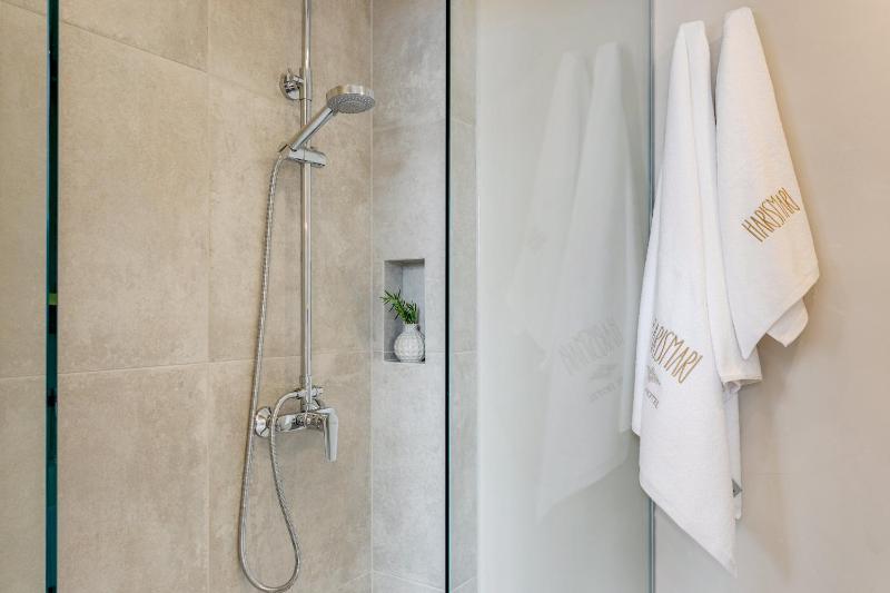 Standard Double Room with City View image 2