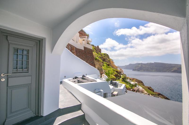  Suite with Indoor & Outdoor Hot Tubs and Sunset View image 3