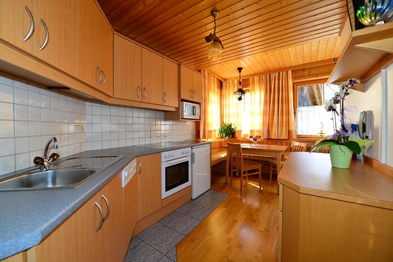 Deluxe Two-Bedroom Apartment with Balcony image 3