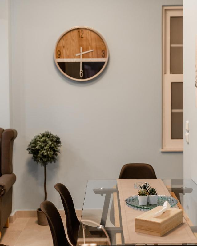 One-Bedroom Apartment image 3