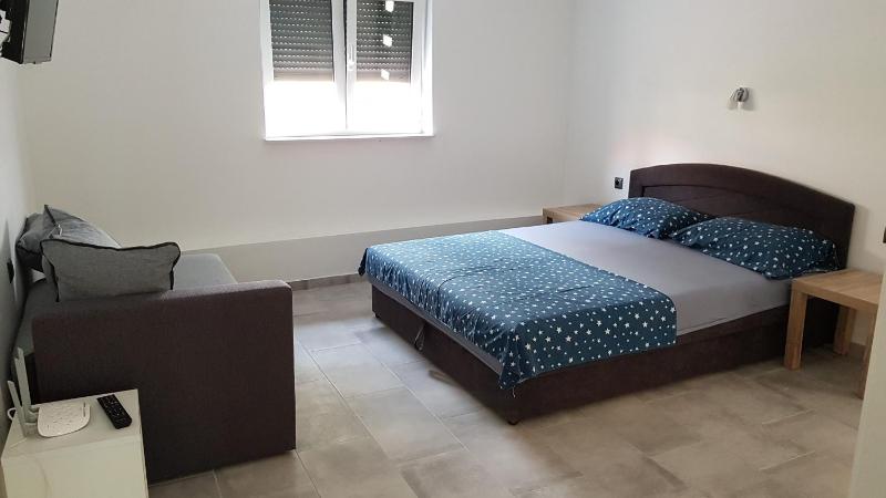 One-Bedroom Apartment image 1