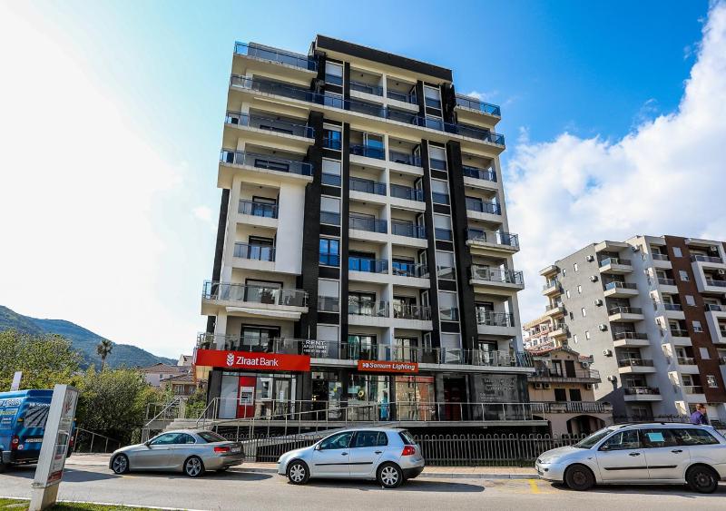 Budva Bay Breeze Apartments - image 1