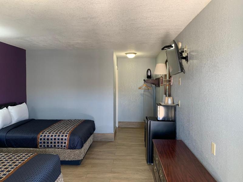 Standard Double Room with Two Double Beds - Non-Smoking image 3