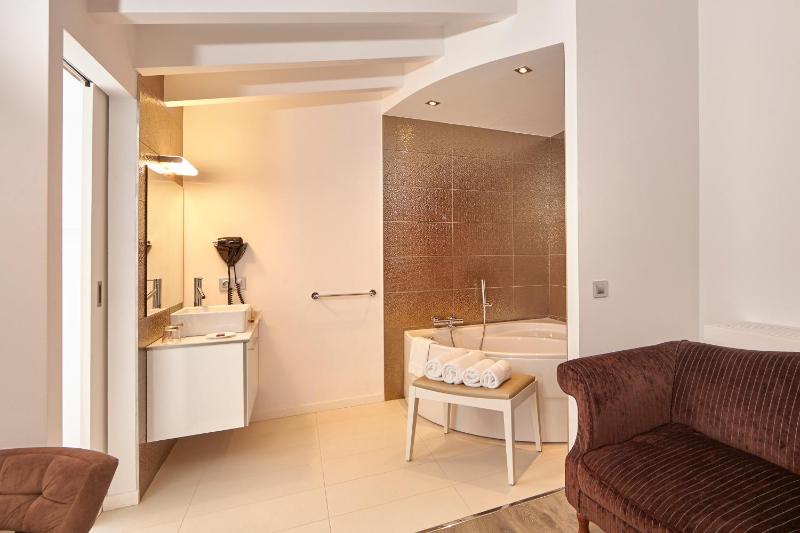 Suite image 4