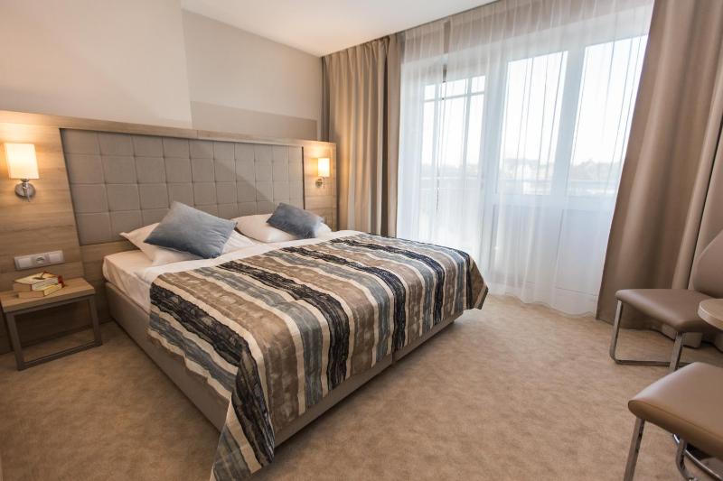 Triple Room with Balcony image 1