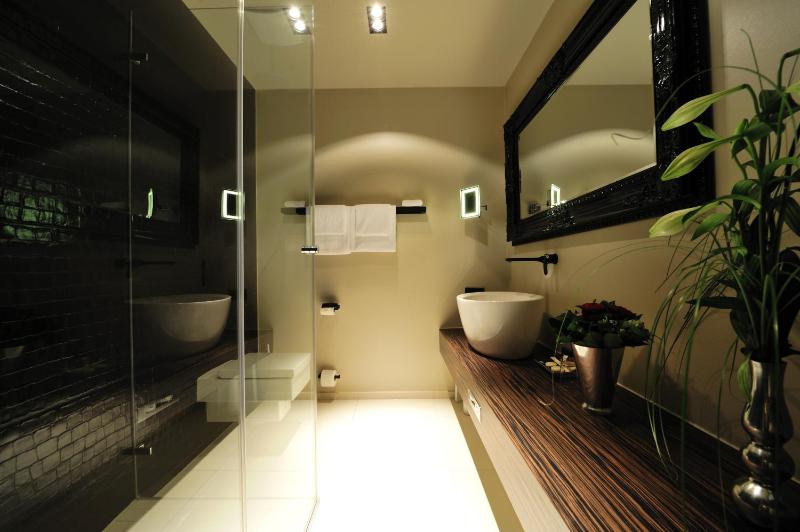 Deluxe Double Room image 3