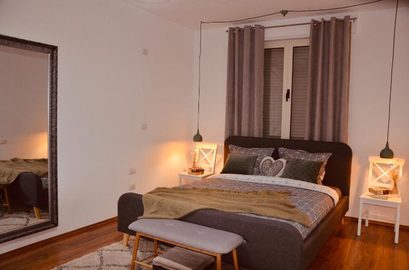 City Centre Apartment 2 - image 3