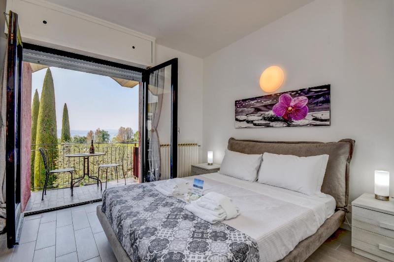 Holiday Sirmione Apartments - image 25