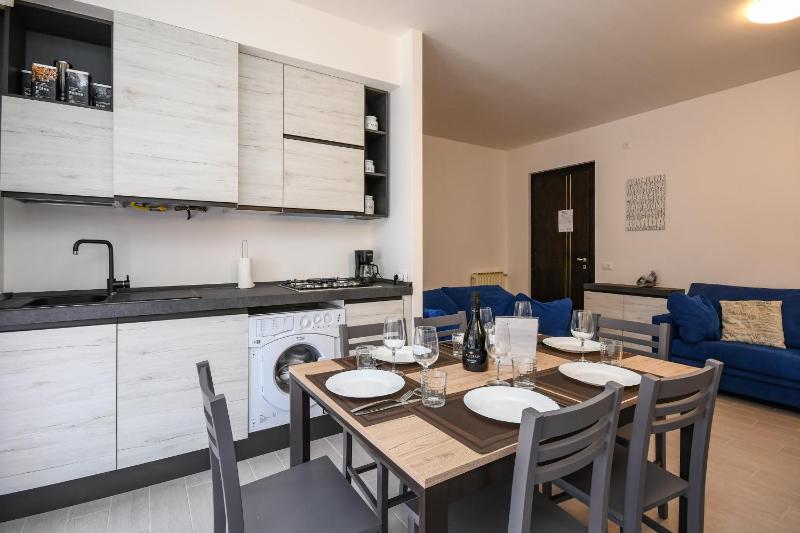Holiday Sirmione Apartments - image 32