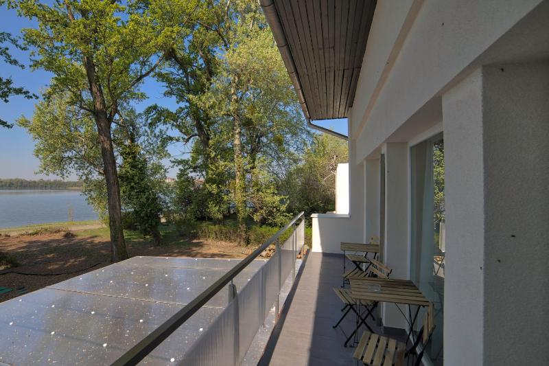 Superior Double or Twin Room with Lake View image 3