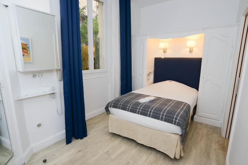 Single Room image 4