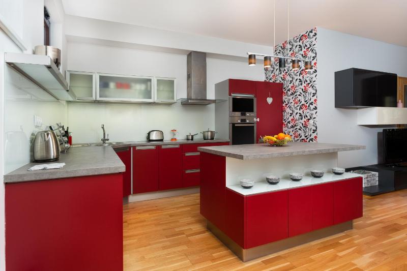 Prague Days - Two-bedroom Family Apartment with Terrace and Garage in Vinohrady - image 1