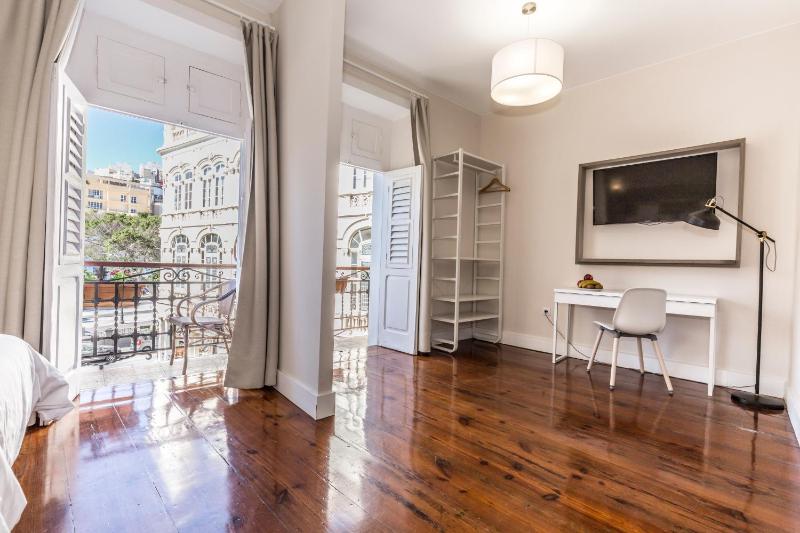 Suite with Balcony image 3
