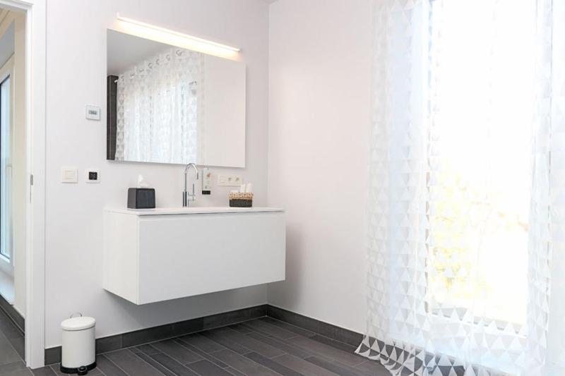 Luxury Apartments by Atelier VO2 max with Large Terrace and Parking 10 min from Beach - image 29