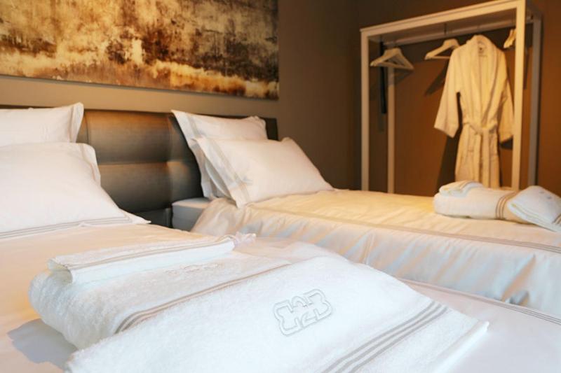 Luxury Apartments by Atelier VO2 max with Large Terrace and Parking 10 min from Beach - image 26