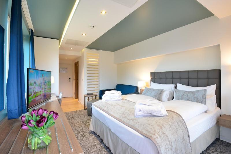 Premium Apartment with partial Sea View image 4