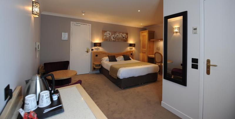 Deluxe Double Room image 3