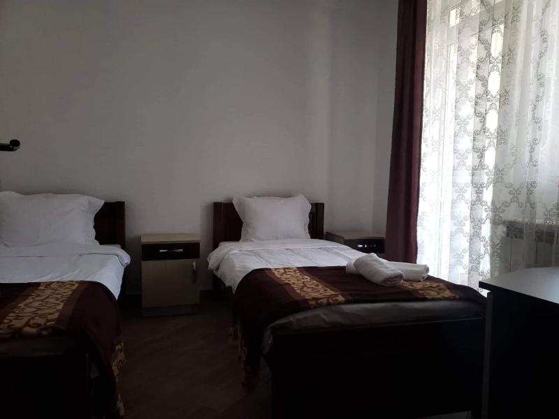 Double Room with Mountain View image 1