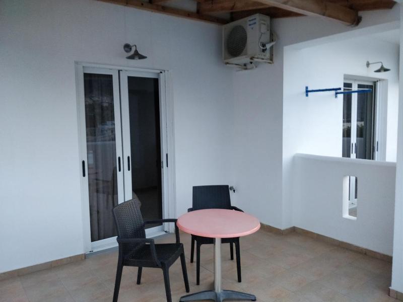 One-Bedroom Apartment image 3