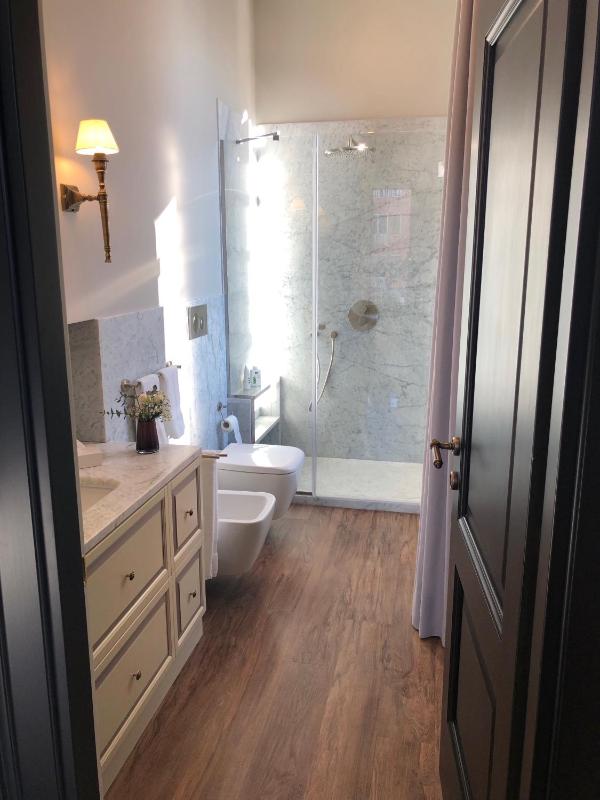 Deluxe Suite image 2