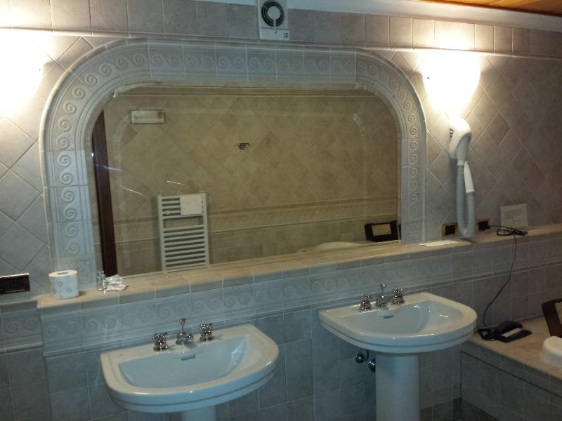 Triple Room image 3
